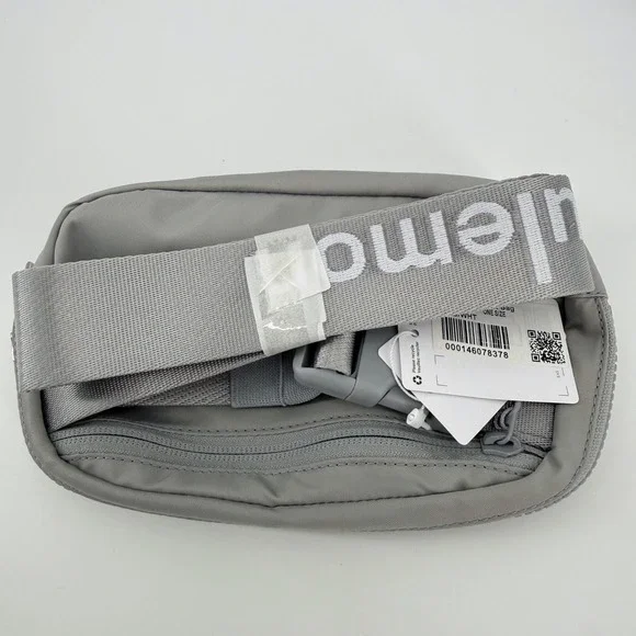 Lululemon Everywhere Belt Bag Nylon Grey Sage Fanny Pack Adjustable Strap NWT - Picture 4 of 12